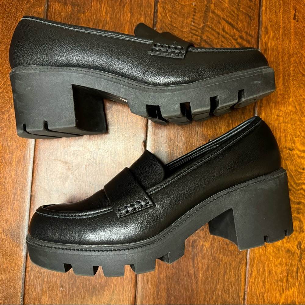 DV Dolce Vita Neeka Women's Lug Loafers in Black Size 8.5 NWOB